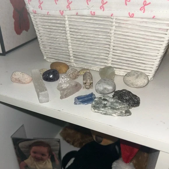 Natural Mixed Crystal and Stone Display Set - Picture 3 of 5